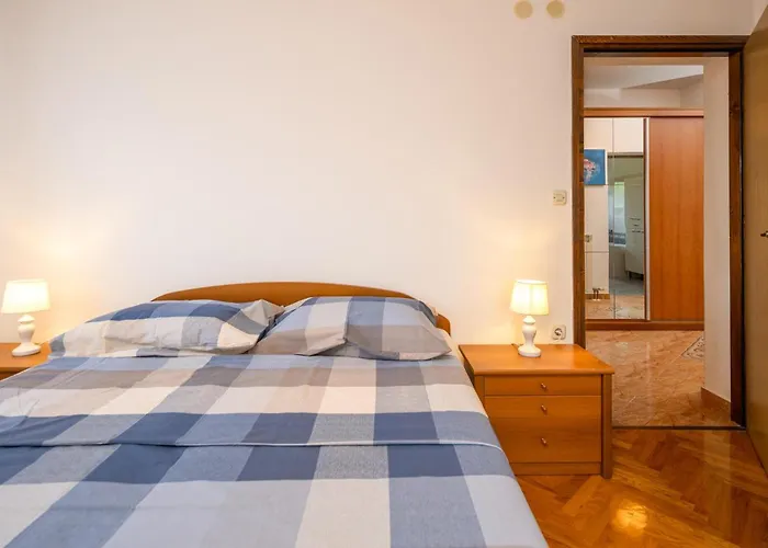 3 Bedroom Stunning In Appartamento *