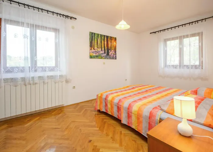 3 Bedroom Stunning In Appartamento *