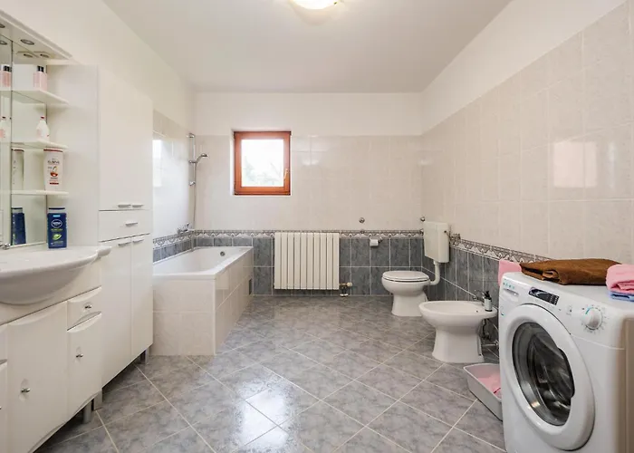 3 Bedroom Stunning In *