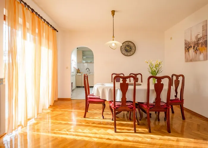 3 Bedroom Stunning In Appartamento