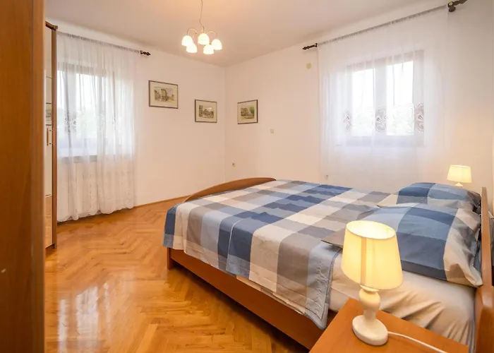 3 Bedroom Stunning In Appartamento