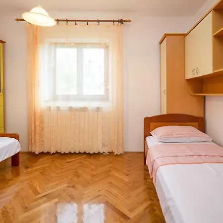 3 Bedroom Stunning In Apartamento Kastav