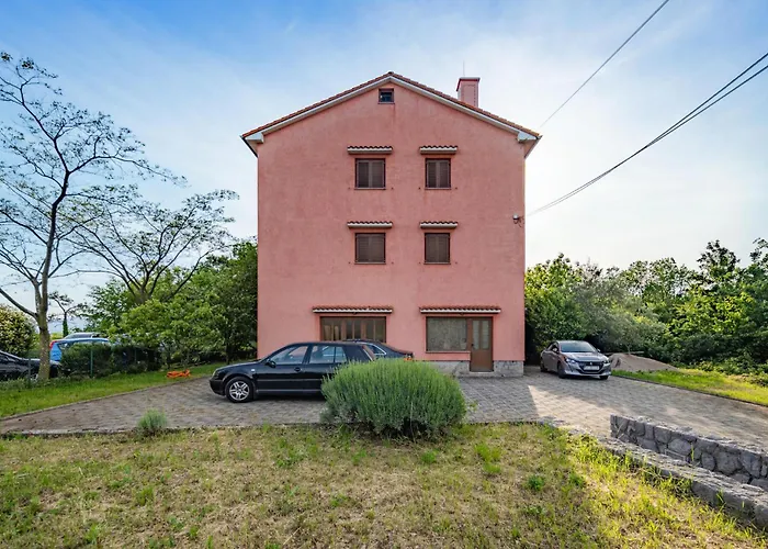 3 Bedroom Stunning In Appartement Kastav